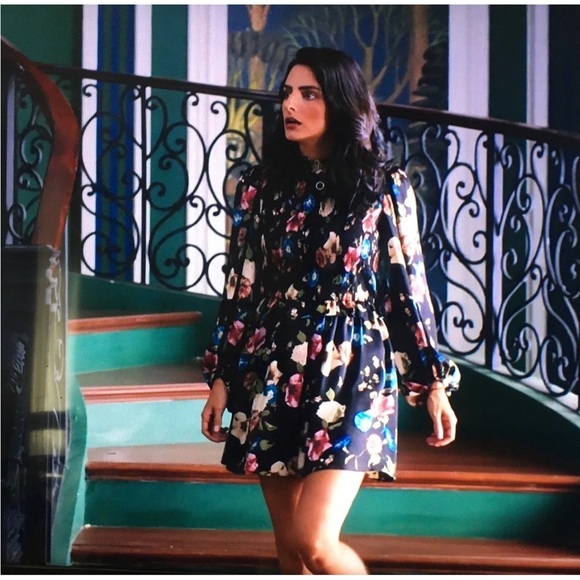 Zara Floral Romper - Picture 2 of 8